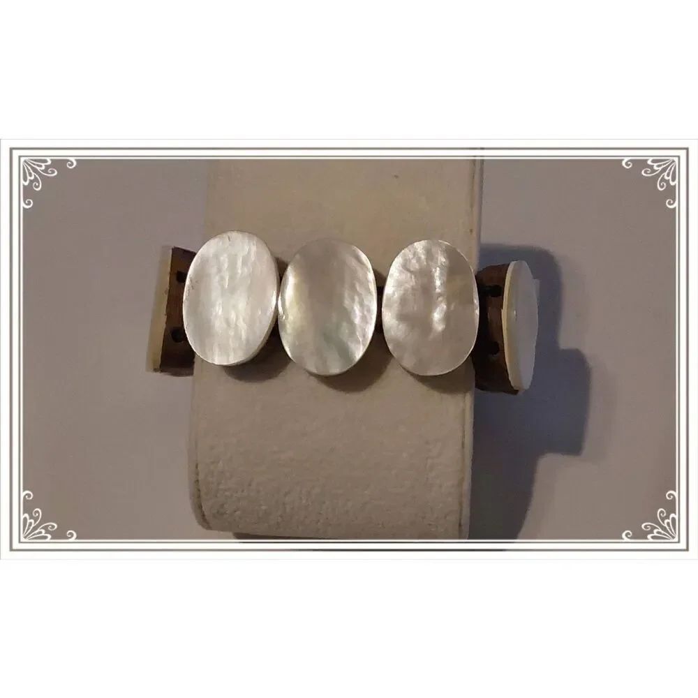 Gorgeous Reversible Oval Mother of Pearl & Wood Stretch Bracelet